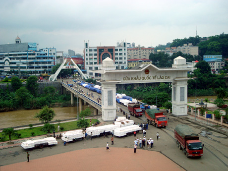 ຮ່ວມມືກໍ່ສ້າງ “ປ້ອມປ້ອງກັນ ມິດຕະພາບ, ດ່ານຊາຍແດນ ທີ່ກົມກຽວ” ບົນເຊັ້ນທາງຊາຍແດນຫວຽດນາມ - ຈີນ